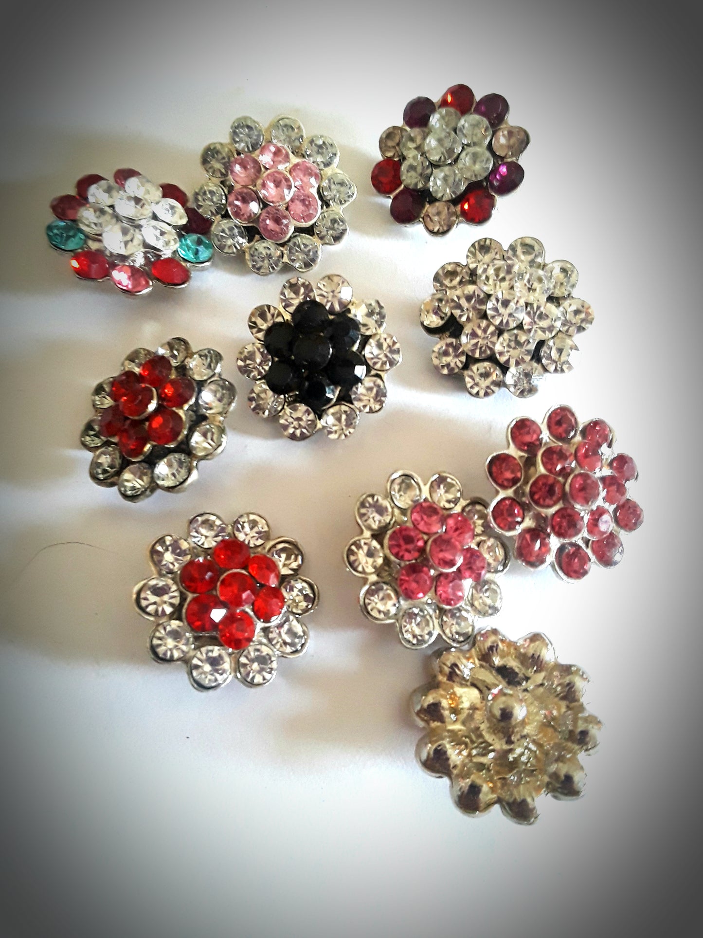 HOT NEW FASHION SNAP AND SWITCH 18mm  Snaps multiple colors Rhinestone clusters