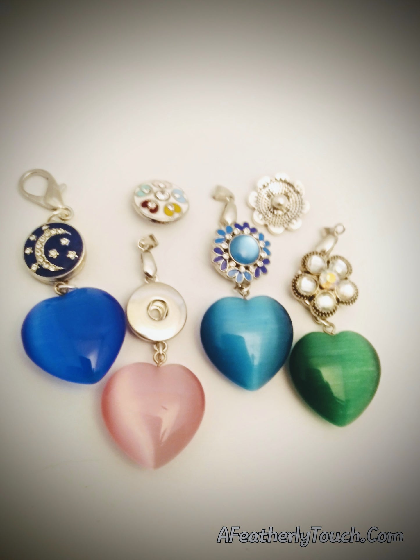 Natural Cat Eye Crystal Quartz Heart with 18mm Snap and silver chain