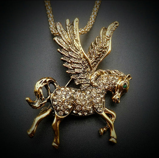 BETSEY JOHNSON STUNNING GOLD AND CRYSTAL PEGASUS HORSE PENDANT/BROACH